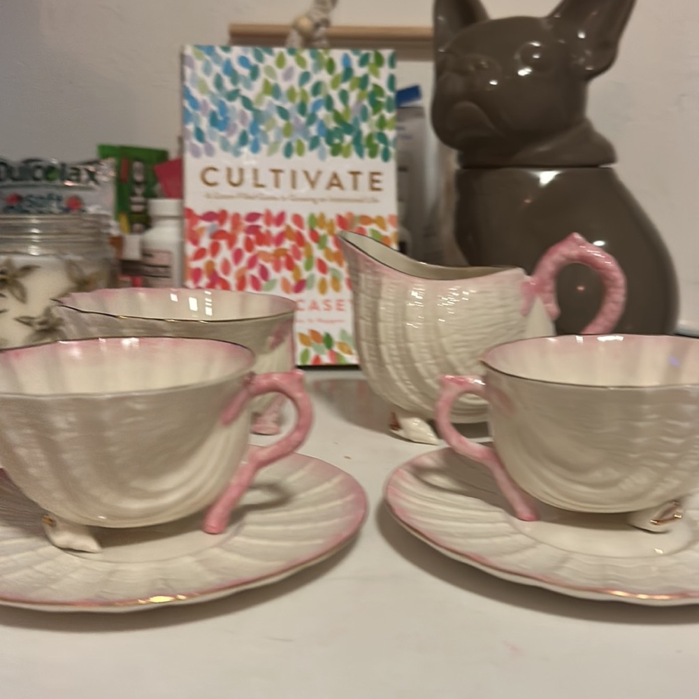 💕Rare Belleek Ireland pink shell tea set for two - Picture 2 of 12